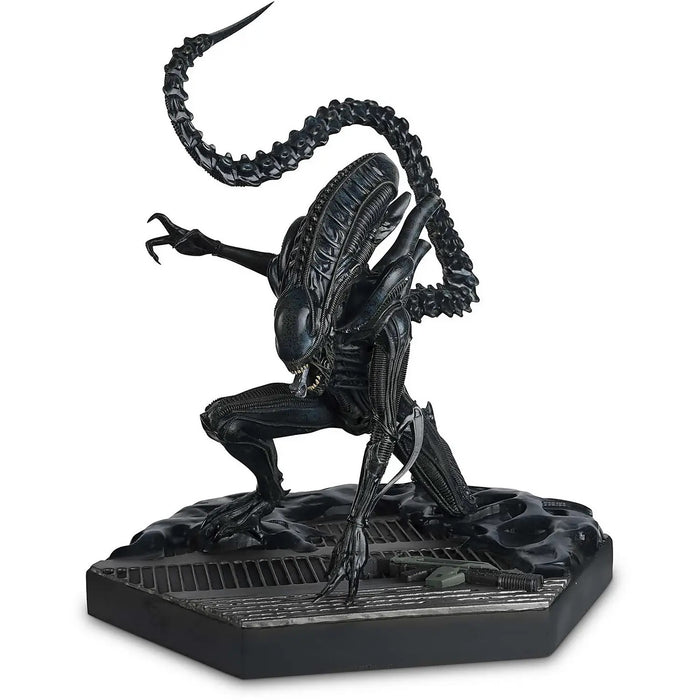 Alien - Alien Xenomorph Warrior Mega Figure