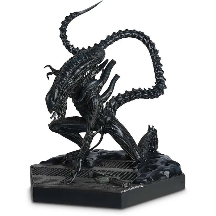 Alien - Alien Xenomorph Warrior Mega Figure